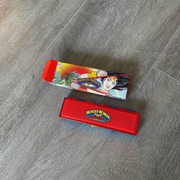 MAC Cosmetics - Wonder Woman Collection - 2011 Blue Shadow Palette - Picture 4 of 5